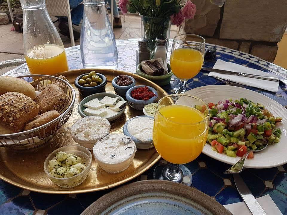 Hameiri Estate ロシュ・ピナ エクステリア 写真